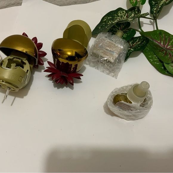 NEW Yankee Candle Succulent Scent Plug Diffuser Plug In Lot of 2 B4 - Picture 2 of 3